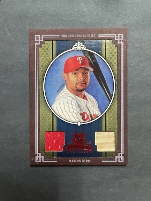 2005 Donruss Diamond Kings Crowning Moments No.382 /200 Framed Dual Relic - Image 1 of 2