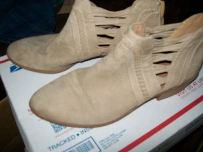 WOMENS BOOTIE BOOTS SZ 9m - Image 1 of 2