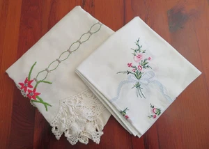 2 x Pretty Vintage Embroidered Supper Tablecloths with Flowers - Picture 1 of 22