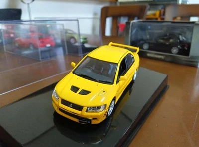 Modellino auto Auto Art 1/43 Mitsubishi Lancer Evolution VII giallo... - Immagine 1 di 3