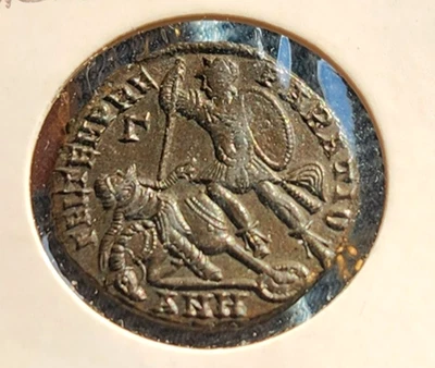 AE3 Констанций II, Солдат и Падший Всадник, RIC 83, Константинополь. - Изображение 1 из 4