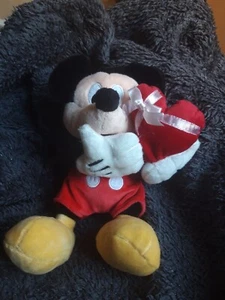Peluche Doudou Mickey Avec Cadeau Coeur Nicotoy  Simba Dickie  20cm Assis - Picture 1 of 5