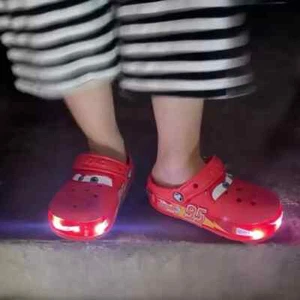 Lightning McQueen Crocs Clogs Kids Unisex Lightning McQueen Light Up Crocs Clog* - Picture 1 of 9
