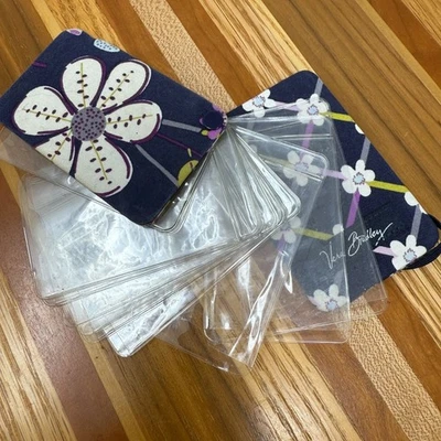 Vera Bradley Floral Ruiseñor Acordeán Portatarjetas Billetera Mangas de Plástico Foto 1 de 4