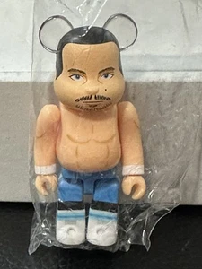 Bearbrick 100% Be@rbrick Serie 45 Artist Dynamite Kid Wrestler mit Karte - Bild 1 von 2