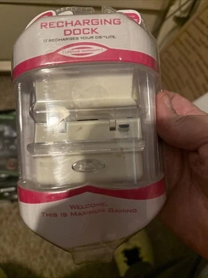 Intec Recharging Dock for Nintendo DS Lite Brand New Factory Sealed (White) - Image 1 of 3
