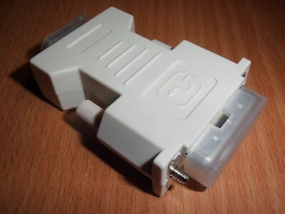 Monitor Adapter VGA 15-Pin female auf DVI male - Bild 1 von 4