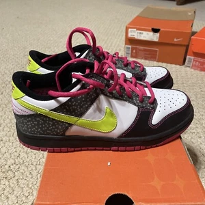 Nike Dunk Low Volt Vivid Pink White Black Star Safari Sneakers Size 5.5Y - Picture 1 of 6