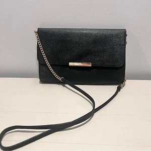 Cartera sin asas H&M negra con cadena dorada brillante - nueva sin etiquetas - Imagen 1 de 10