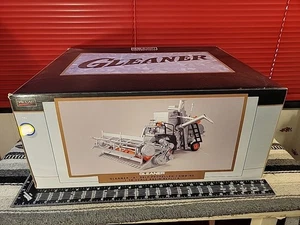 Gleaner "A" Self-Propelled Combine 1/16 Resin Replica By SpecCast - Picture 1 of 5