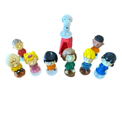 Snoopy Peanuts, Charlie Brown, Playset 10 Figure Cake Topper Toy Set Christmas - Imagem 1 de 4