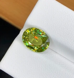 Esfena verde amarillenta brillante de 3,50 quilates | Natural de Madagascar - Imagen 1 de 6
