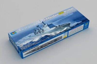 Trumpeter 06731 1/700 PLA Navy Type 051C Destroyer - Image 1 of 4