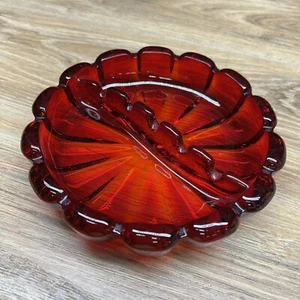 Posacenere vintage VIKING Art Glass 7" bordo smerlato amberina rosso sigaro sigaretta - Foto 1 di 11