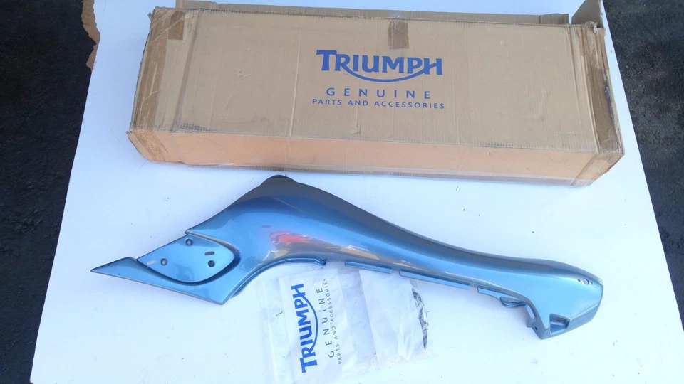 Triumph Trophy 1996-2003 montaje panel lateral, diestro, azul T2305541-jp Foto 1 de 1