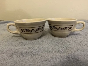 Zwei Vintage Syrakus Porzellan Kaffeetassen Restaurant Geschirr Blumen braun gesprenkelt - Bild 1 von 10
