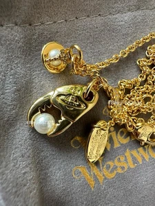 Vivienne Westwood  Freda claw-shaped Lobster pendant necklace Gold - Picture 1 of 7