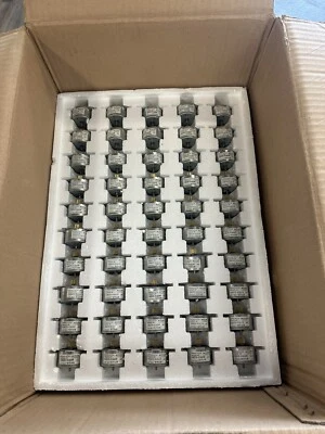 Motor paso a paso Mitsumi M35SP-8P C4530-60028 paquete de 50 Foto 1 de 4