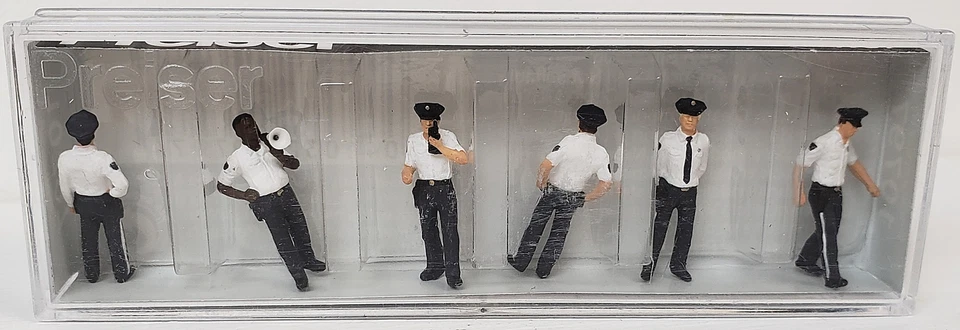 PREISER NEW #10797 HO 1/87 Scale Set of Six US Uniformed City Police Officers - Image 1 of 1
