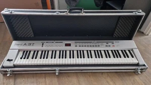 Roland A37 Midi Controller mit Case - Bild 1 von 5