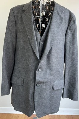 VTG 3 Pc Suit Men’s Gray Wool Pinstripe 44L  John Alexander 36”X30” - Image 1 of 4