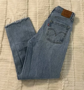 Levi's Premium Ribcage Straight Leg Jeans Women Size 26 Button Fly Stretch Denim - Picture 1 of 4