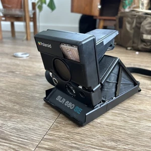 Vintage Polaroid SLR 680 SE Instant Camera Works But Read* - Picture 1 of 12