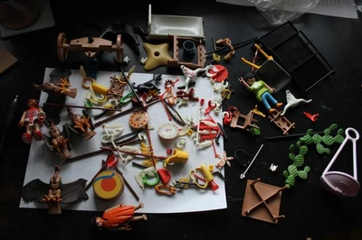 Lot Of  Playmobil Native American Indian Western Figures Horses Vultures Cactus - image 1 of 4