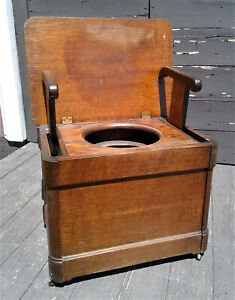 Antique Quarter Sawn Oak Chamber Pot Commode with Lift Up Top Seat w Arms 1920s 