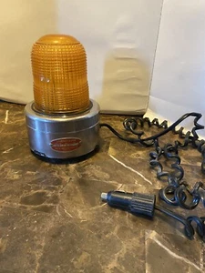 Vintage 1982 North American Signal Chicago ST-M3 Action-Lite Amber Dome 12V Plug - Picture 1 of 9
