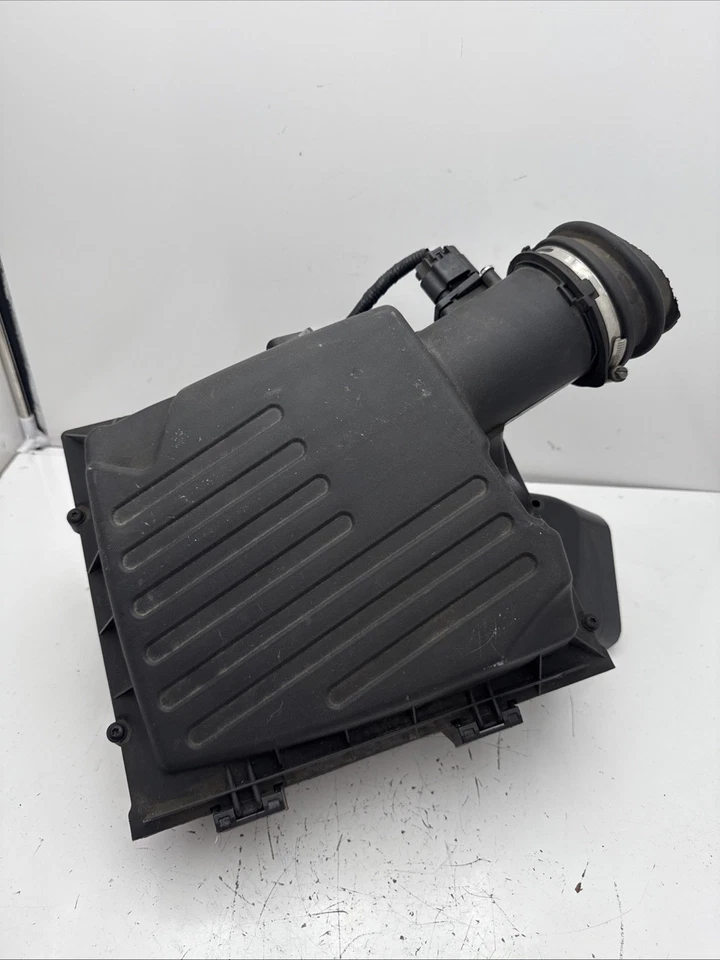 2011-2012 BUICK REGAL Air Cleaner Filter Box 87104LS - Image 1 of 4