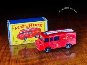 Vintage Lesney Matchbox No.57c Land Rover Fire Engine & Box, Model Car - Picture 1 of 8