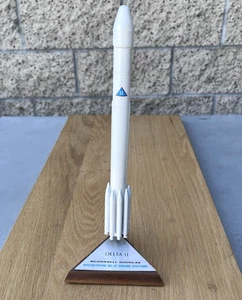 Vintage McDonnell Douglas Delta II Rocket Rocketdyne RS-27 Engine Systems Model - Picture 1 of 10