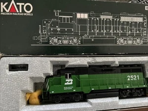 Custom Kato HO EMD GP35 Burlington Northern BN #2521 -37-3001 Phase 1c mit DB - Bild 1 von 10