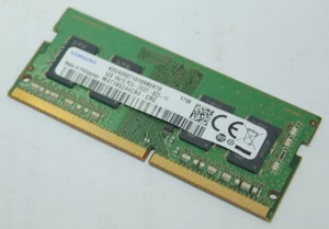 Samsung 4GB PC4-2400T DDR4 SODIMM 260-Pin Laptop Arbeitsspeicher RAM M471A5244CB0-CRC - Bild 1 von 1