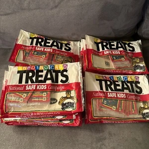 Trading Card Treats official Universal Studios Monsters trading cards 24 packs!! - Picture 1 of 3