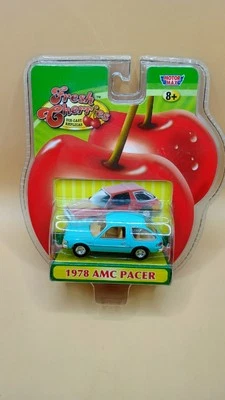 Motor Max "Fresh Cherries" 1978 AMC Pacer modelo fundido a presión 1:64 como nuevo sin caja Foto 1 de 4