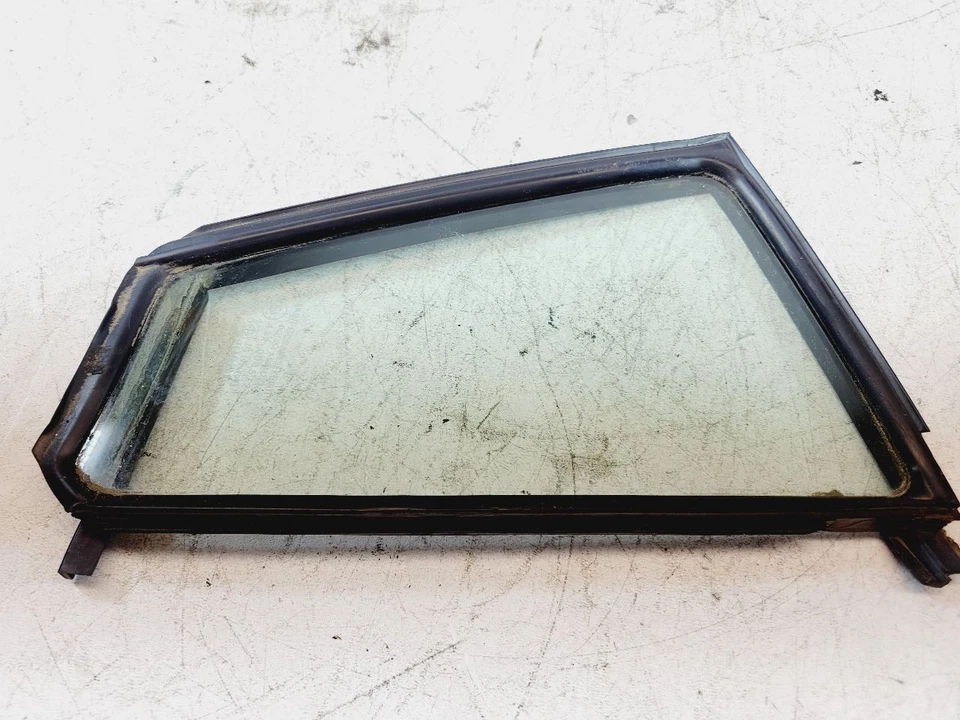 MAZDA 3 2004 2005 2006 2007 2008 2009 PUERTA TRASERA DERECHA VENTILACIÓN CRISTAL BN8V72661A Foto 1 de 4