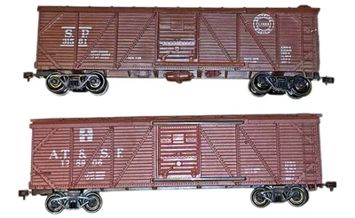 Lote De Colección De 2 Coches Caja Soporte Exterior HO Varney Lados De Madera ATSF SP Kadee RTR Foto 1 de 4