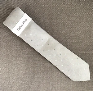 Calvin Klein Men's Neck Tie Grey/Silver Geo Green Dot Silk Blend MSRP $69.50 - Picture 1 of 3