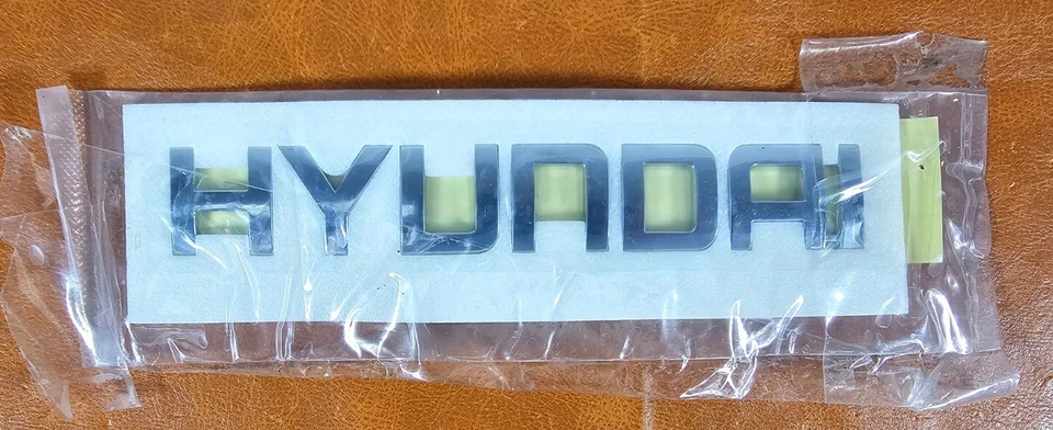 GENUINO HYUNDAI TUCSON 2015-2021 EMBELLECEDOR TRASERO 86310 2S020 NUEVO #C1 Foto 1 de 3