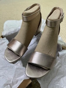 Clarks Caroleigh Anya Metallic Leather Ankle Hook n Loop Block Heel 9M Box - Picture 1 of 10