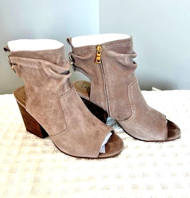 Botas Latigo Arma biqueira aberta camurça salto bloco acastanhado tamanho 10 novas na caixa - Imagem 1 de 4