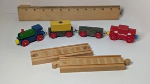 T.C. Legno Treno Legno Motore Caboose Boxcar Legno Magnetico più 2 Binari - Foto 1 di 19