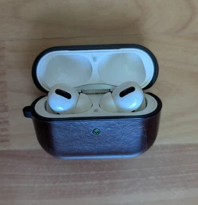 Apple AirPods Pro 2nd Gen Ear Buds USB-C with Case - Left Ear has weak sound - Photo 1 sur 7