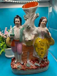 Antique Staffordshire Porcelain Spill Vase, "Couple by a Spring", 1870, No Flaws - Picture 1 of 6