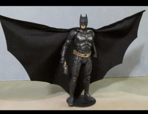 Personalizzato Batman Mcfarlane il Cavaliere Oscuro Serie 1:12 Cablato Cape Bale NON FIGURA - Foto 1 di 12
