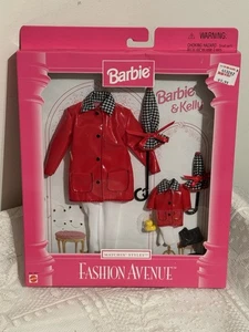 Barbie & Kelly Matchin’ Styles red raincoats Fashion Avenue 1997 New NRFB - Picture 1 of 7