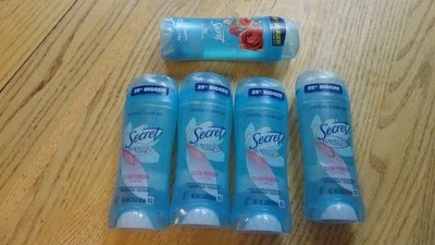 lot 0f 5 Secret Deodrant 3.4oz. 1 rose clear gel, 4 clean powder clear gel - Image 1 of 3