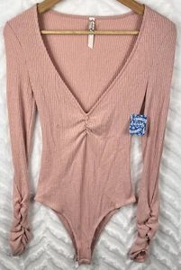 Free People Body Ribbed Dusty Rose Damen Größe XS Neu mit Etikett - Bild 1 von 4
